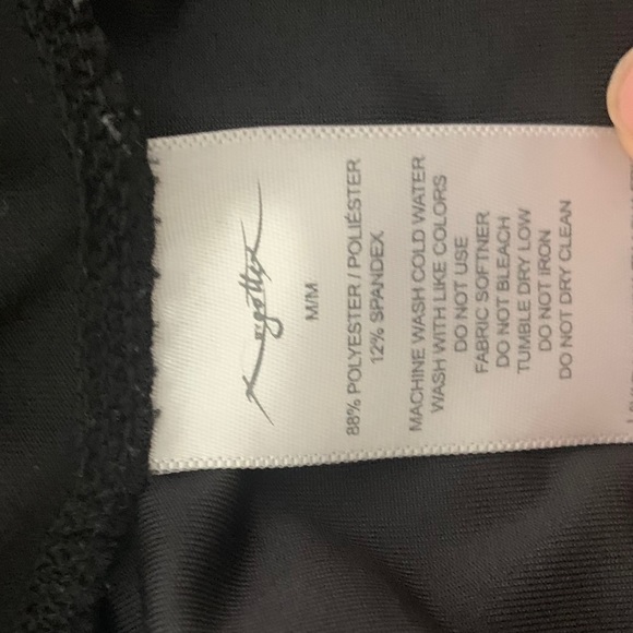 EUC criss cross mesh x by gottex black leggings - Picture 9 of 9